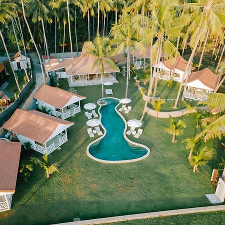 Senang Resort Tianyar Buitenkant foto