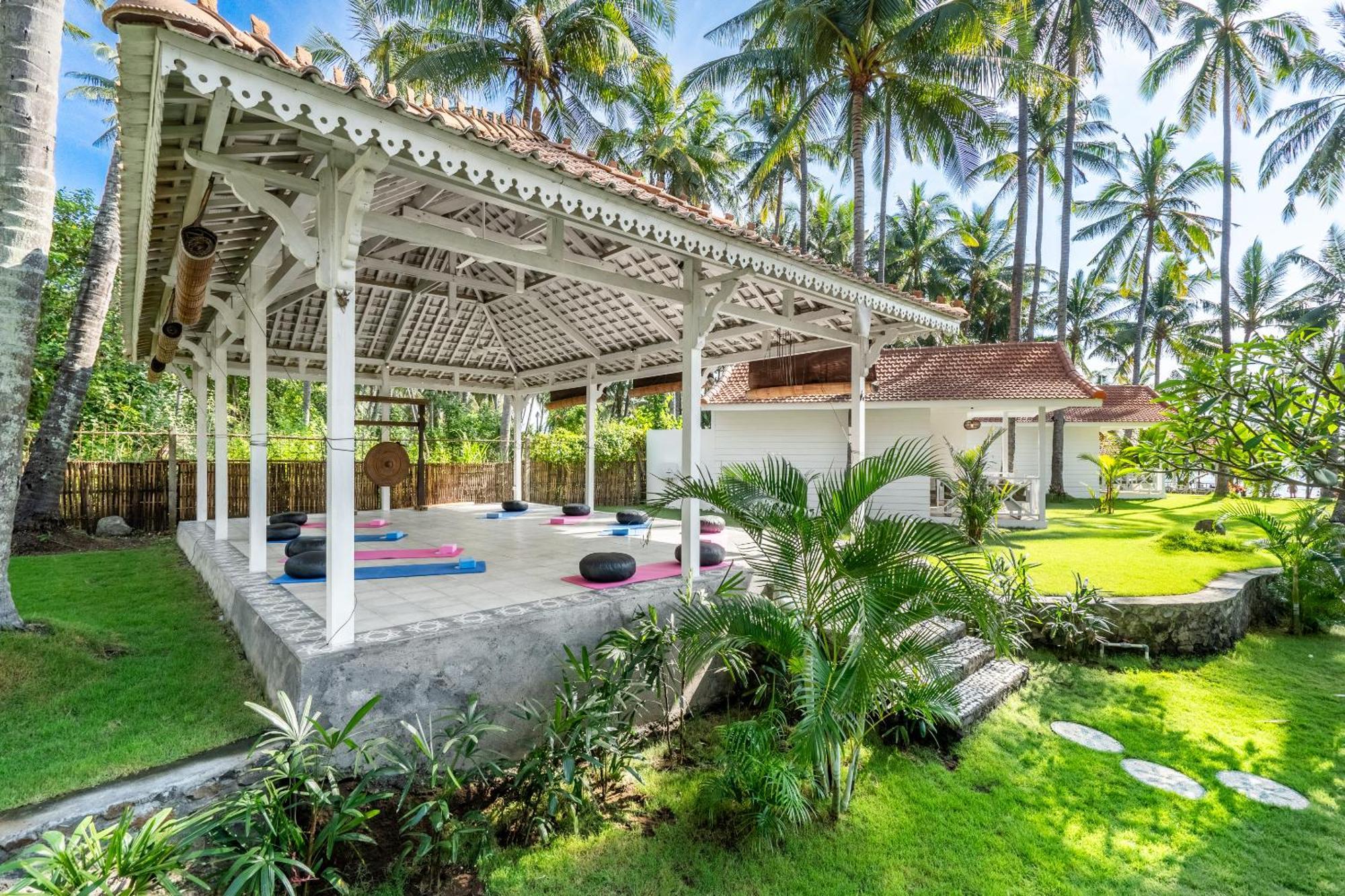 Senang Resort Tianyar Buitenkant foto